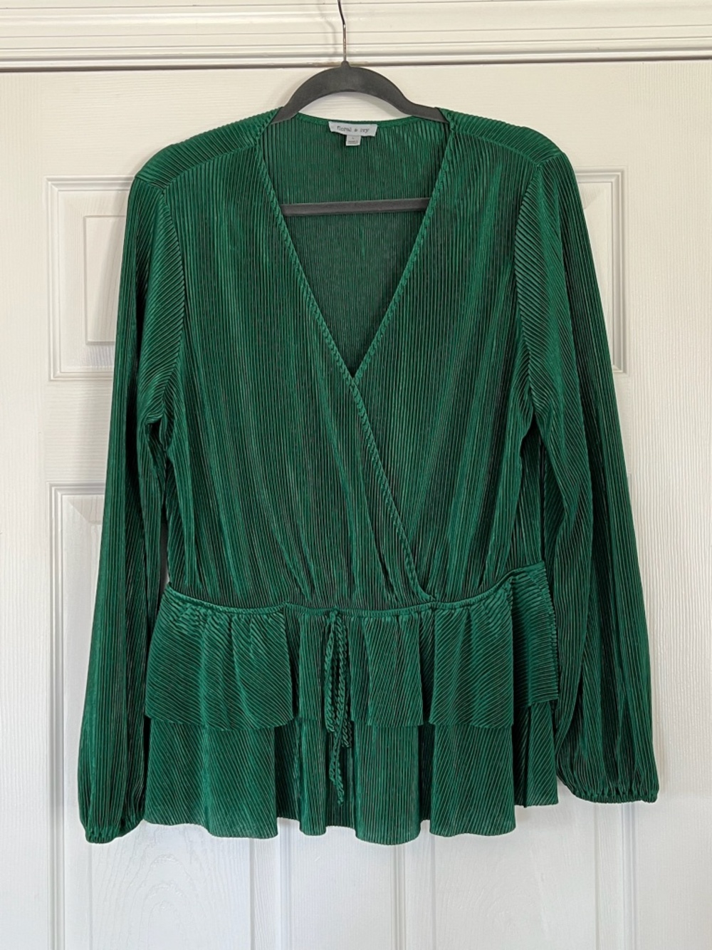 Floral & Ivy Emerald Green Micro Pleated Surplice Peplum Blouse, Size L